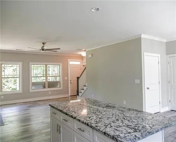 8850 Four Mile Creek Road, Gainesville, GA 30506