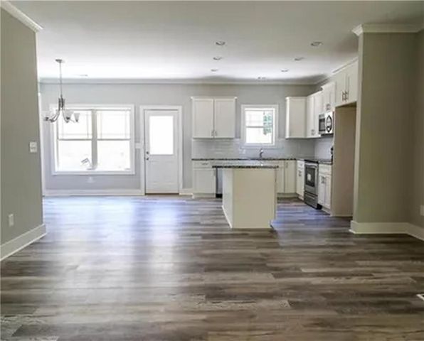 8850 Four Mile Creek Road, Gainesville, GA 30506
