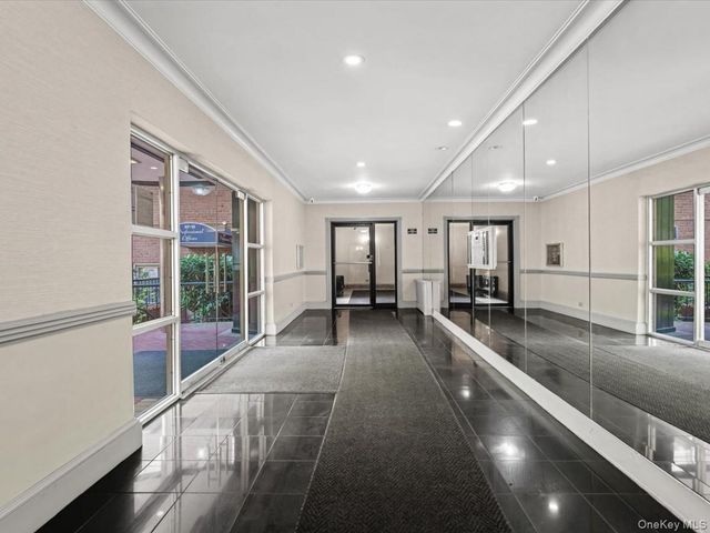 67-12 Yellowstone Boulevard f6, Forest Hills, NY 11375