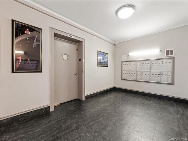 67-12 Yellowstone Boulevard f6, Forest Hills, NY 11375