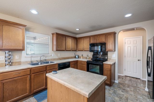 5402 DUKE FLD, San Antonio, TX 78227