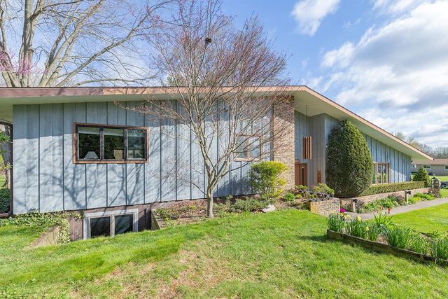 26103 Vista Lane, Elkhart, IN 46517