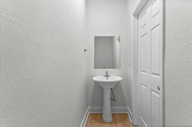 320 Delaware Street, Houston, TX 77029