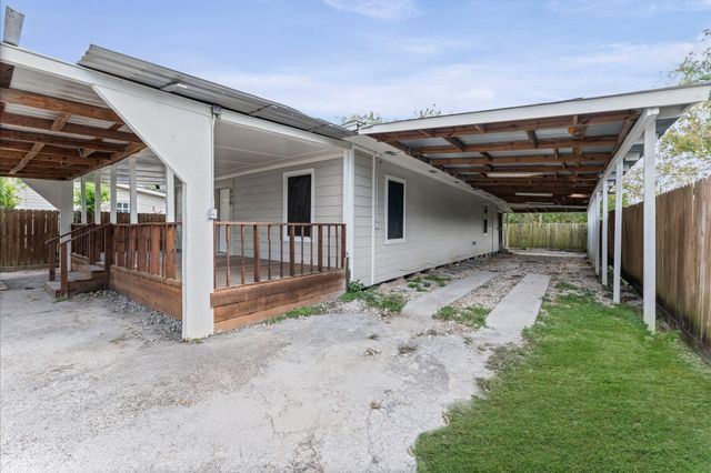 320 Delaware Street, Houston, TX 77029