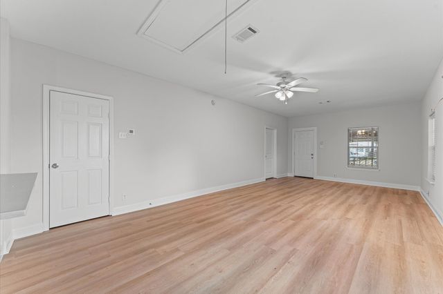 320 Delaware Street, Houston, TX 77029