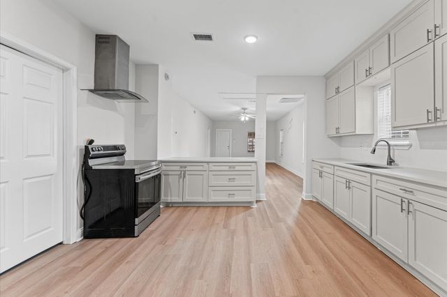 320 Delaware Street, Houston, TX 77029