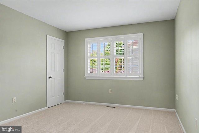 17 RUNNING BROOK LN, Newark, DE 19711
