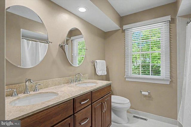 17 RUNNING BROOK LN, Newark, DE 19711