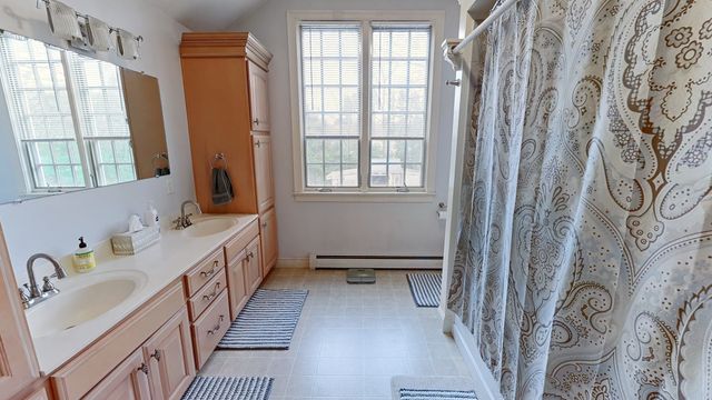 32 Acton Rd, Westford, MA 01886
