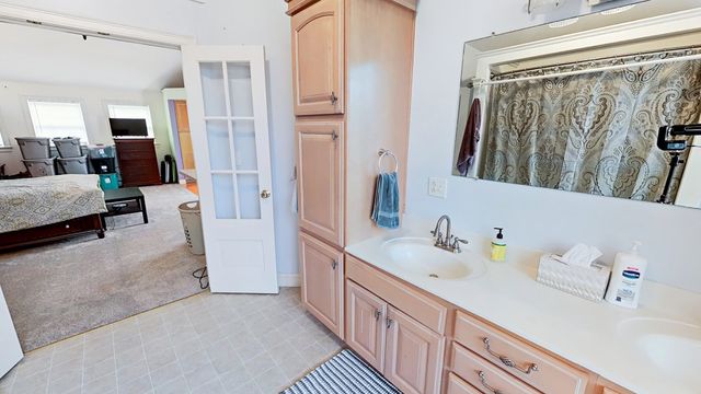 32 Acton Rd, Westford, MA 01886