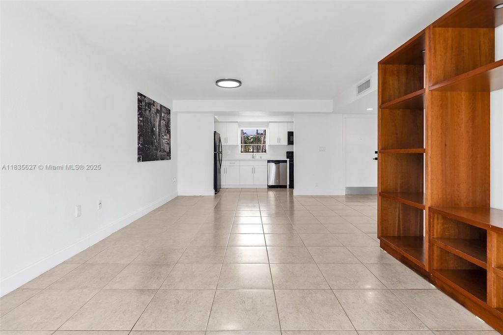 7304 SW 82nd St A107, Miami, FL 33143