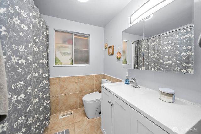 7008 E B Street, Tacoma, WA 98407