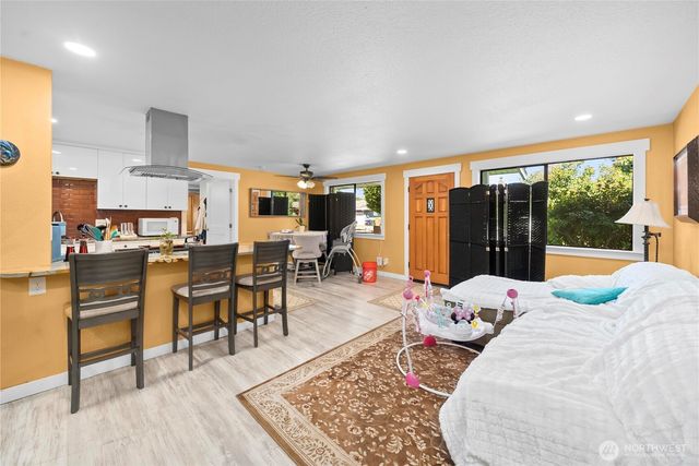 7008 E B Street, Tacoma, WA 98407