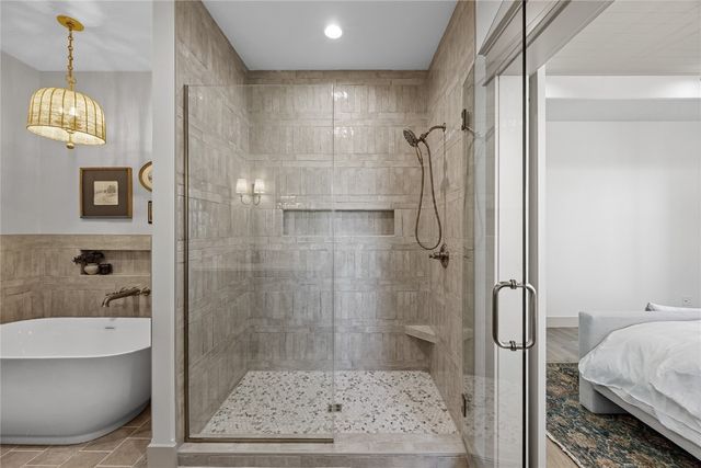 700 Lakeview Court, Tiffin, IA 52340