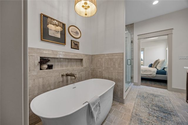 700 Lakeview Court, Tiffin, IA 52340