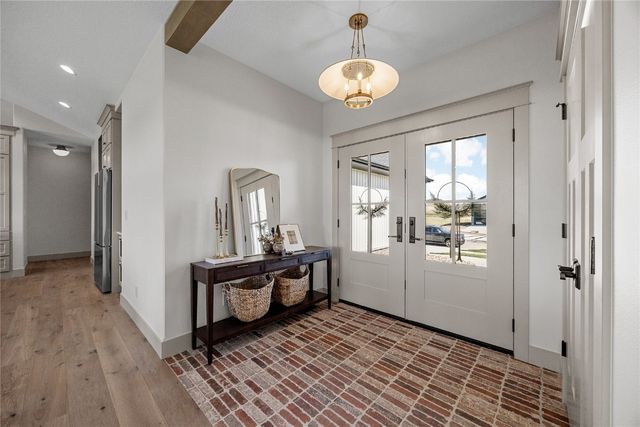 700 Lakeview Court, Tiffin, IA 52340