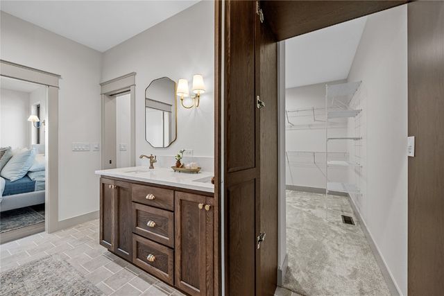 700 Lakeview Court, Tiffin, IA 52340