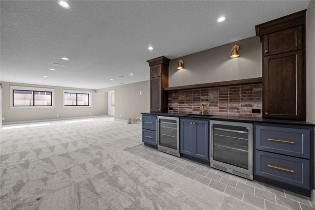 700 Lakeview Court, Tiffin, IA 52340