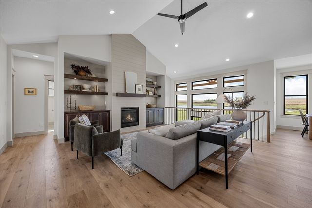 700 Lakeview Court, Tiffin, IA 52340