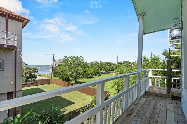 119 8th Street, San Leon, TX 77539