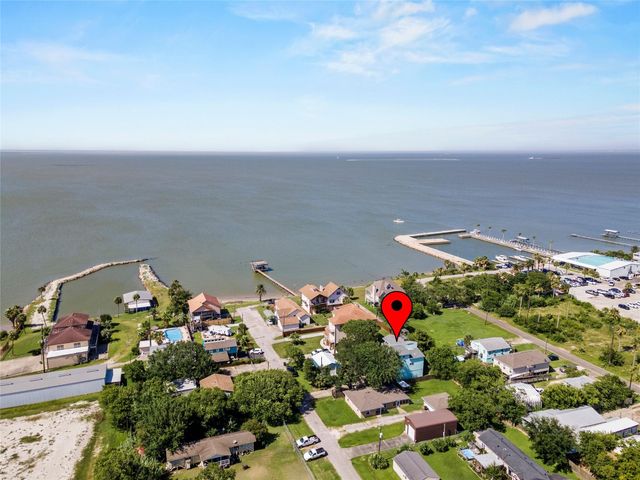 119 8th Street, San Leon, TX 77539