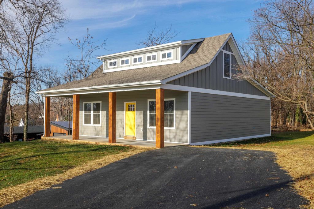 113 FRAZIER ST, Staunton, VA 24401