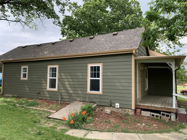 512 N Division Street, Stuart, IA 50250