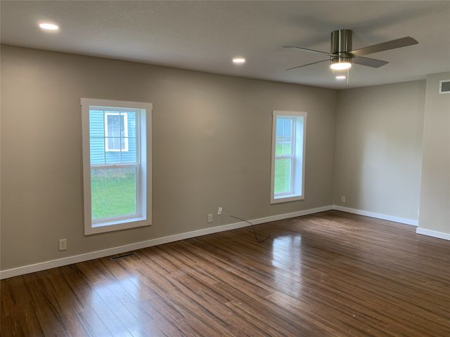 512 N Division Street, Stuart, IA 50250