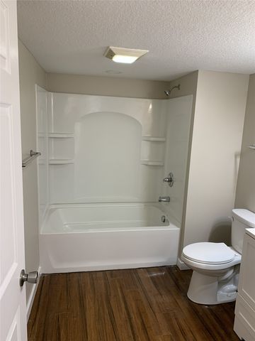 512 N Division Street, Stuart, IA 50250