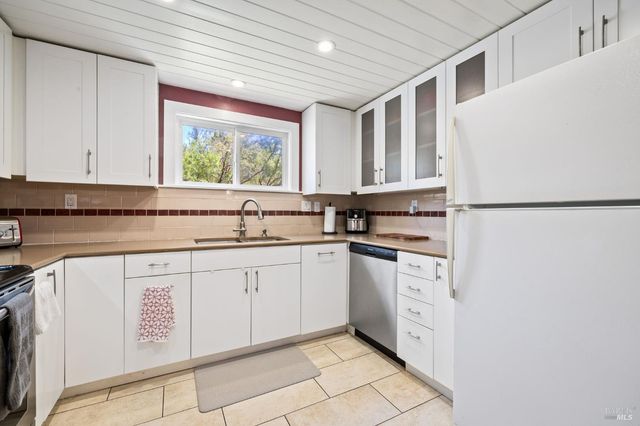 5088 Firestone Ct, Santa Rosa, CA 95409