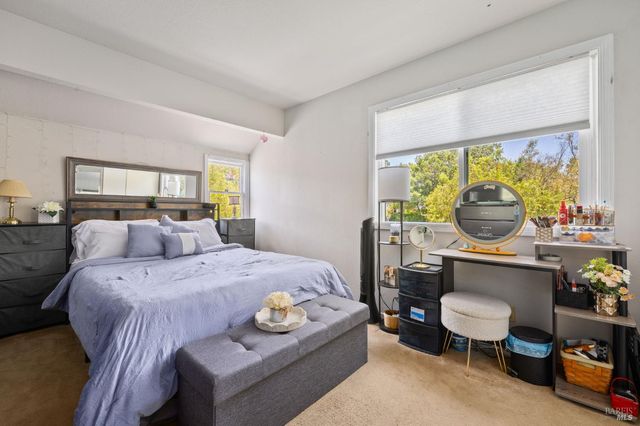 5088 Firestone Ct, Santa Rosa, CA 95409