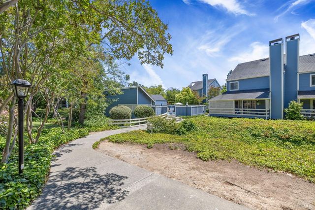 5088 Firestone Ct, Santa Rosa, CA 95409