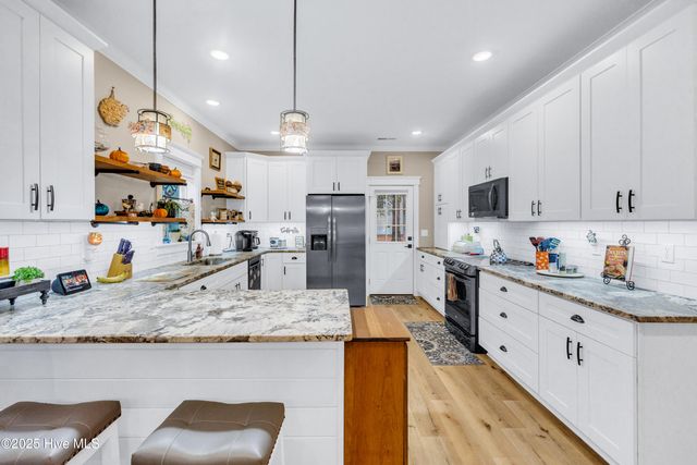 4094 Honey Locust Way SE, Southport, NC 28461