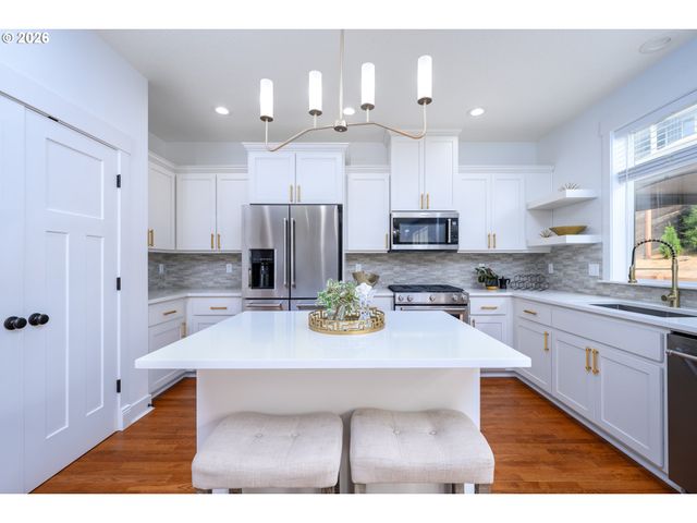 35551 PORTLAND VIEW Dr, St Helens, OR 97051