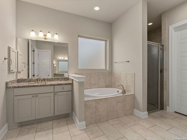 27106 Falls CV, Boerne, TX 78015