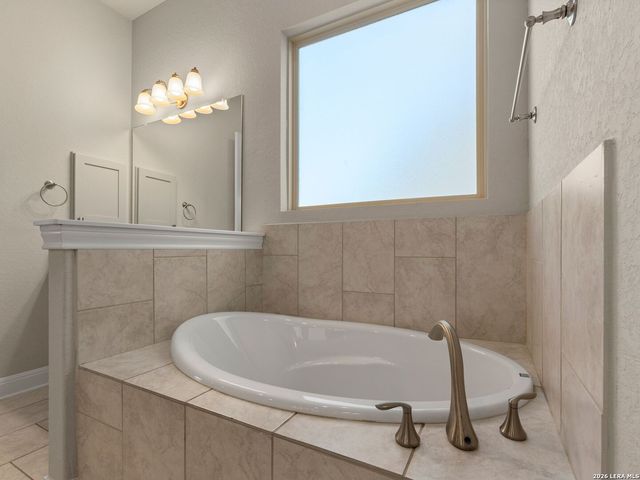 27106 Falls CV, Boerne, TX 78015