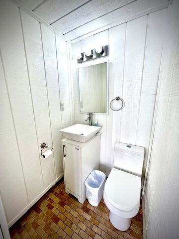 135 E Bahama St., South Padre Island, TX 78597