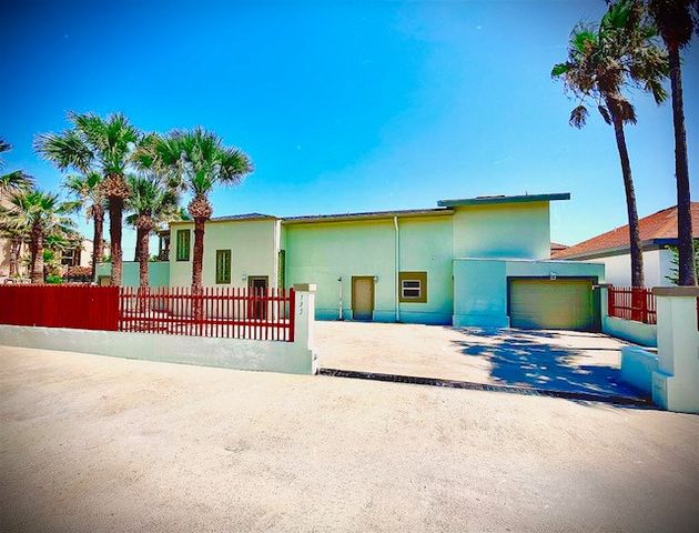 135 E Bahama St., South Padre Island, TX 78597