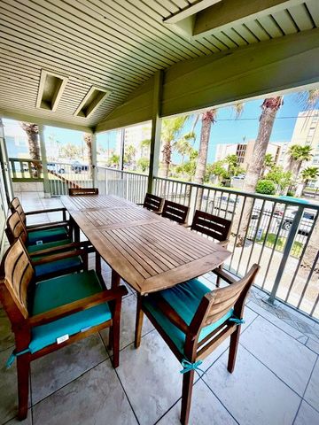 135 E Bahama St., South Padre Island, TX 78597