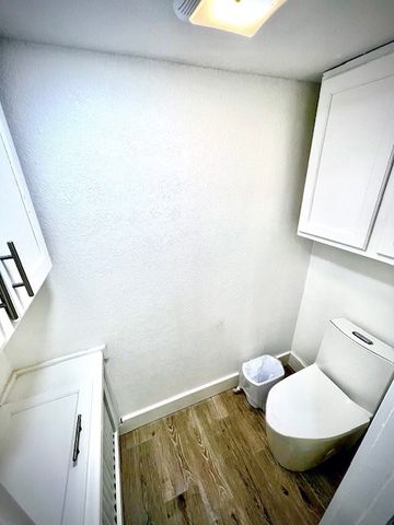 135 E Bahama St., South Padre Island, TX 78597