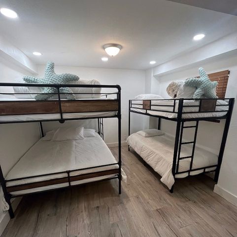 135 E Bahama St., South Padre Island, TX 78597