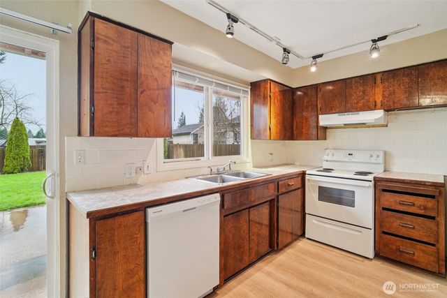 22404 58th Avenue W, Mountlake Terrace, WA 98043