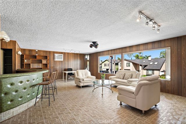 20241 Morristown, Huntington Beach, CA 92646