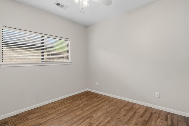 304 Reppert Street, Bacliff, TX 77518