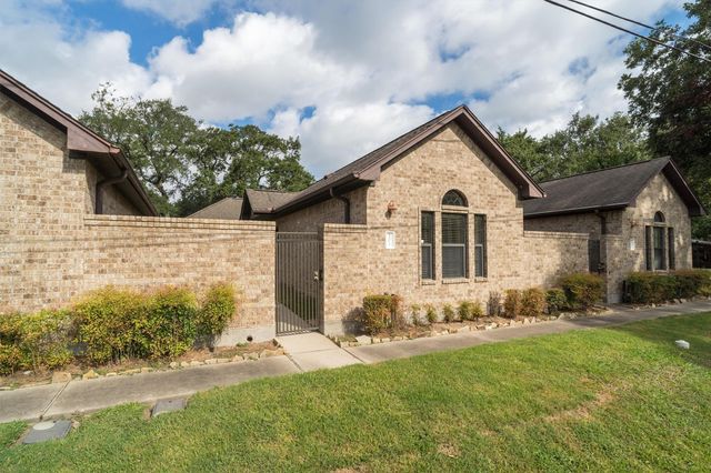 304 Reppert Street, Bacliff, TX 77518