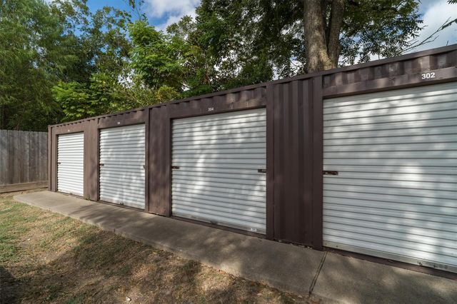 304 Reppert Street, Bacliff, TX 77518