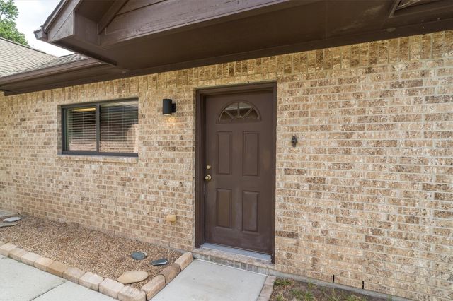 304 Reppert Street, Bacliff, TX 77518