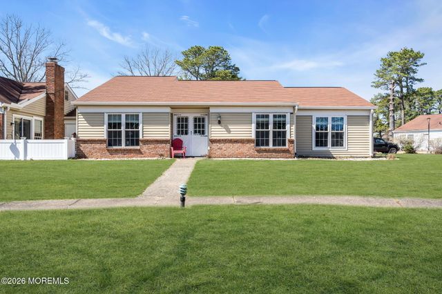 466B Chelsea Court, Manchester, NJ 08759