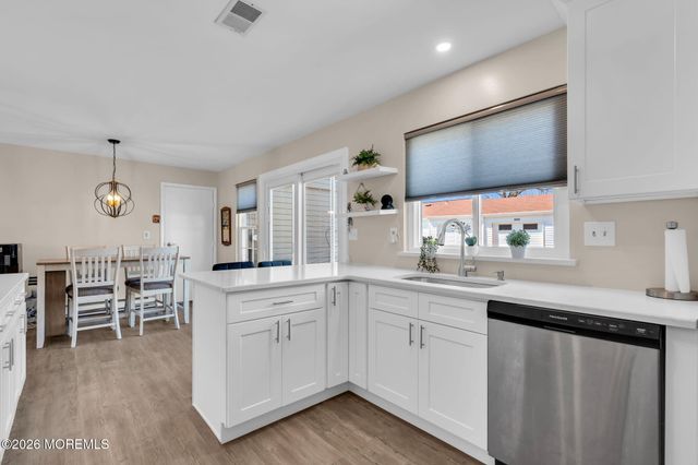 466B Chelsea Court, Manchester, NJ 08759