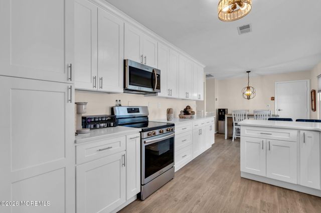 466B Chelsea Court, Manchester, NJ 08759